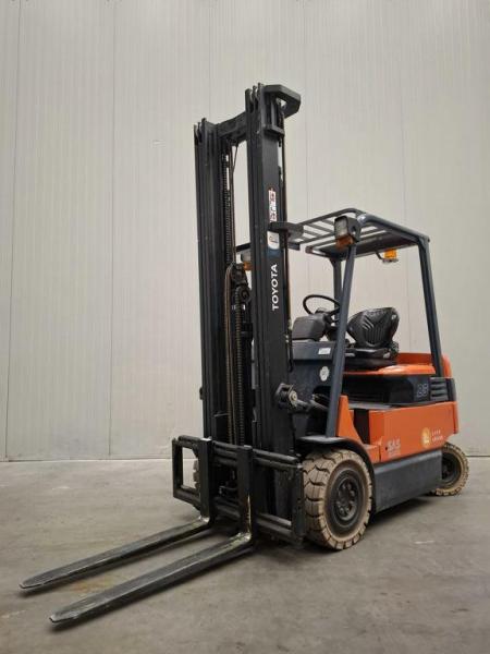 Heftruck TOYOTA 7FBMF25