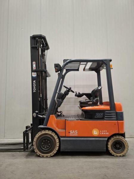 Heftruck TOYOTA 7FBMF25