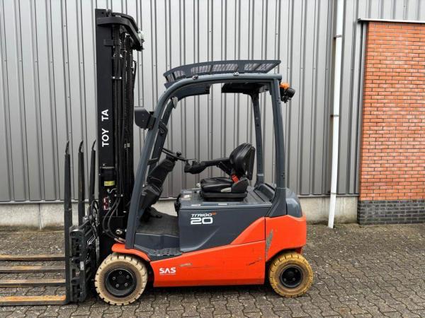 Heftruck TOYOTA 8FBM20T hefhoogte 6000mm