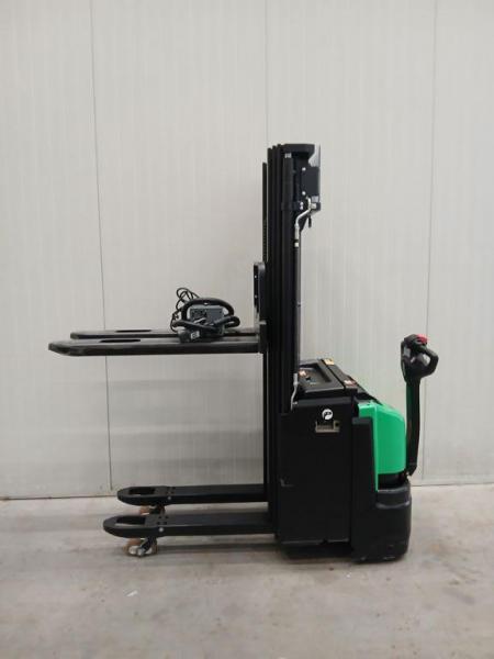 Stapelaar Hangcha CDD16-XT1-SIL initial lift