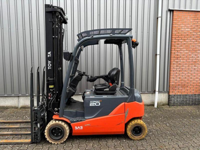 Heftruck TOYOTA 8FBM20T hefhoogte 6000mm