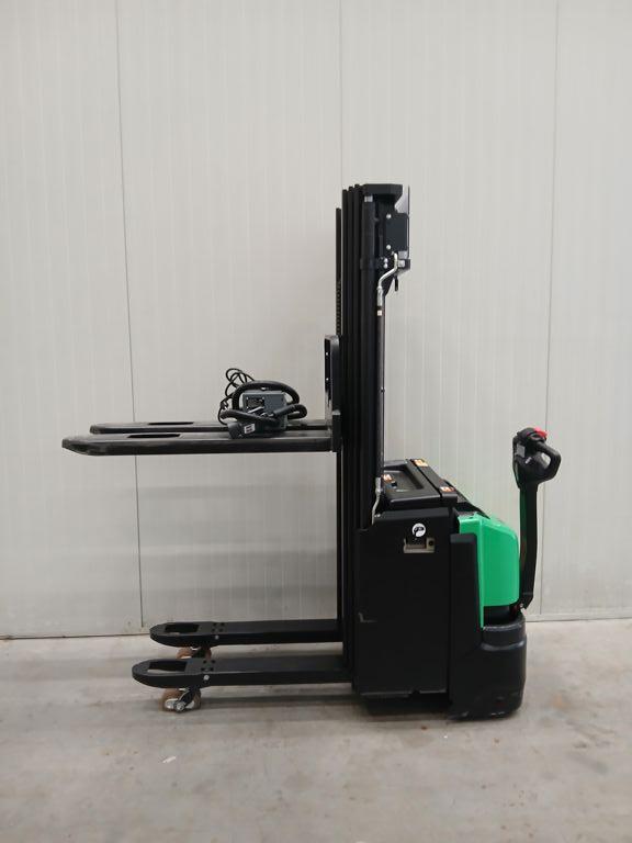 Stapelaar Hangcha CDD16-XT1-SIL initial lift