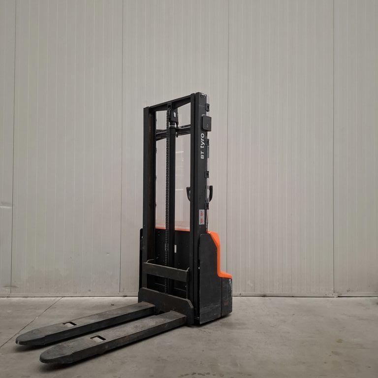 Stapelaar TOYOTA SHE100