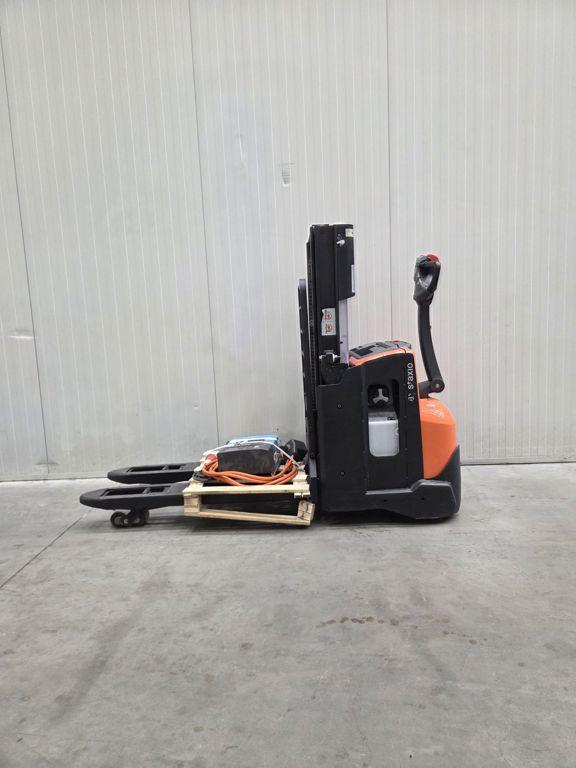 Stapelaar TOYOTA SWE200D